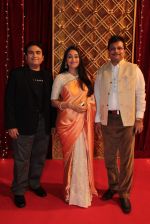 Dilip Joshi, Disha Vakhani & Asit Modi at ITA Awards in Mumbai on 23rd Oct 2013